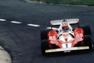 Jak mohl Niki Lauda přežít před skoro 50 lety tu pekelnou výheň?